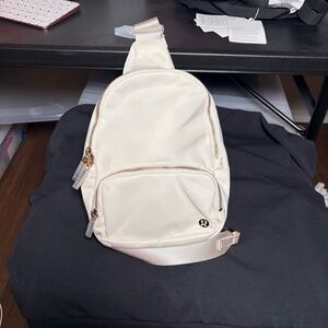 Lululemon Everywhere Sling Bag 4.2 L Light Ivory NWT SOLD OUT